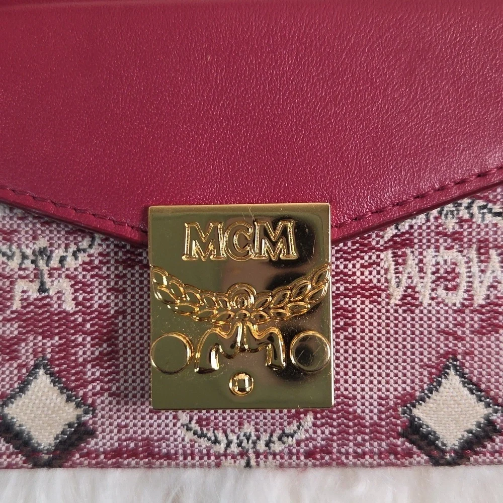 MCM New Jacquard Monogram Zip Card Case